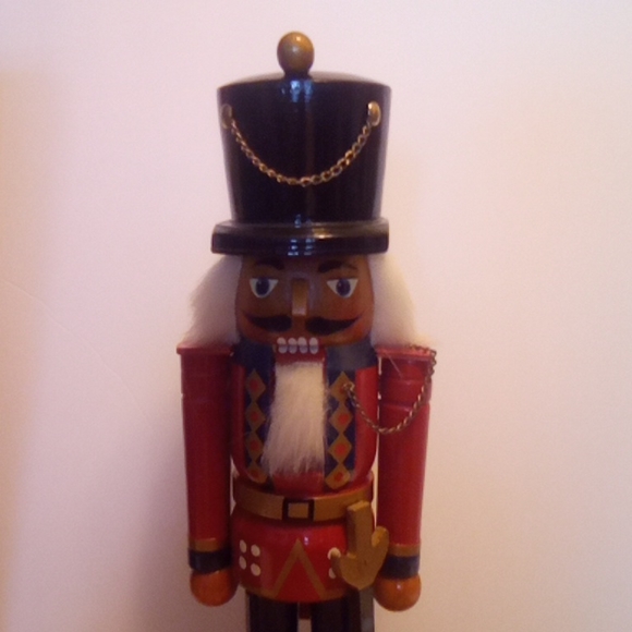 No Longer For Sale Sorry .Vintage Traditions 15" Solid wood nutcracker - Picture 3 of 7